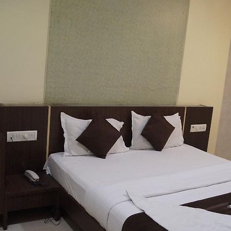 Hotel Panvel Palace Eksteriør billede
