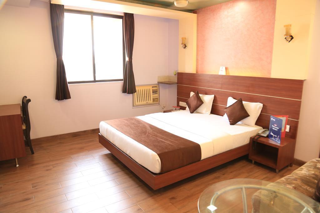 Hotel Panvel Palace Eksteriør billede