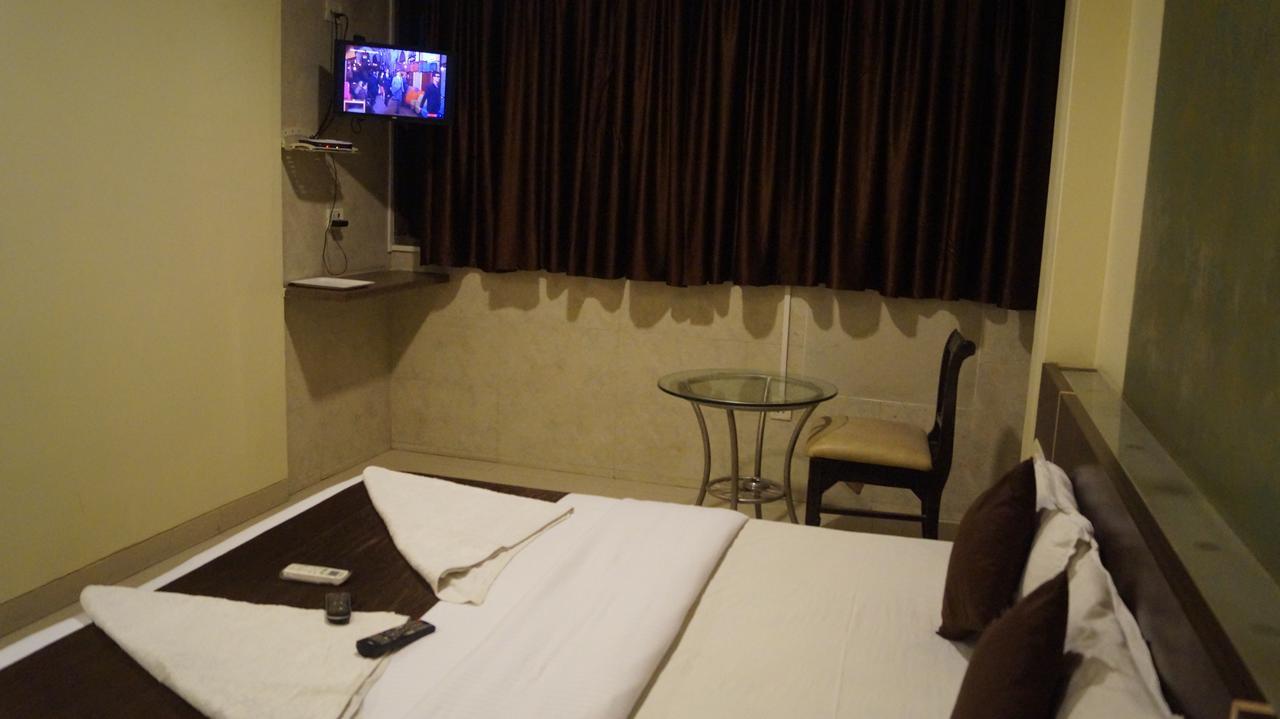 Hotel Panvel Palace Eksteriør billede