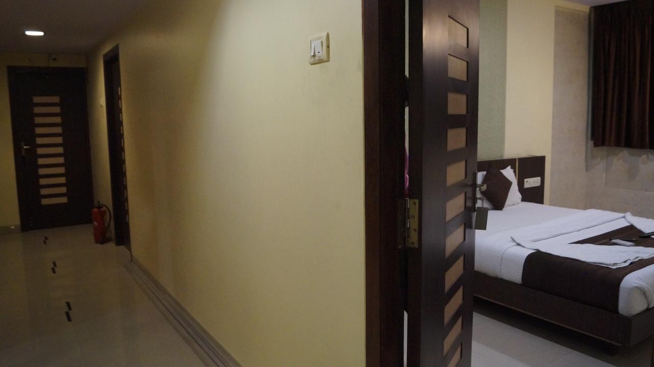 Hotel Panvel Palace Eksteriør billede