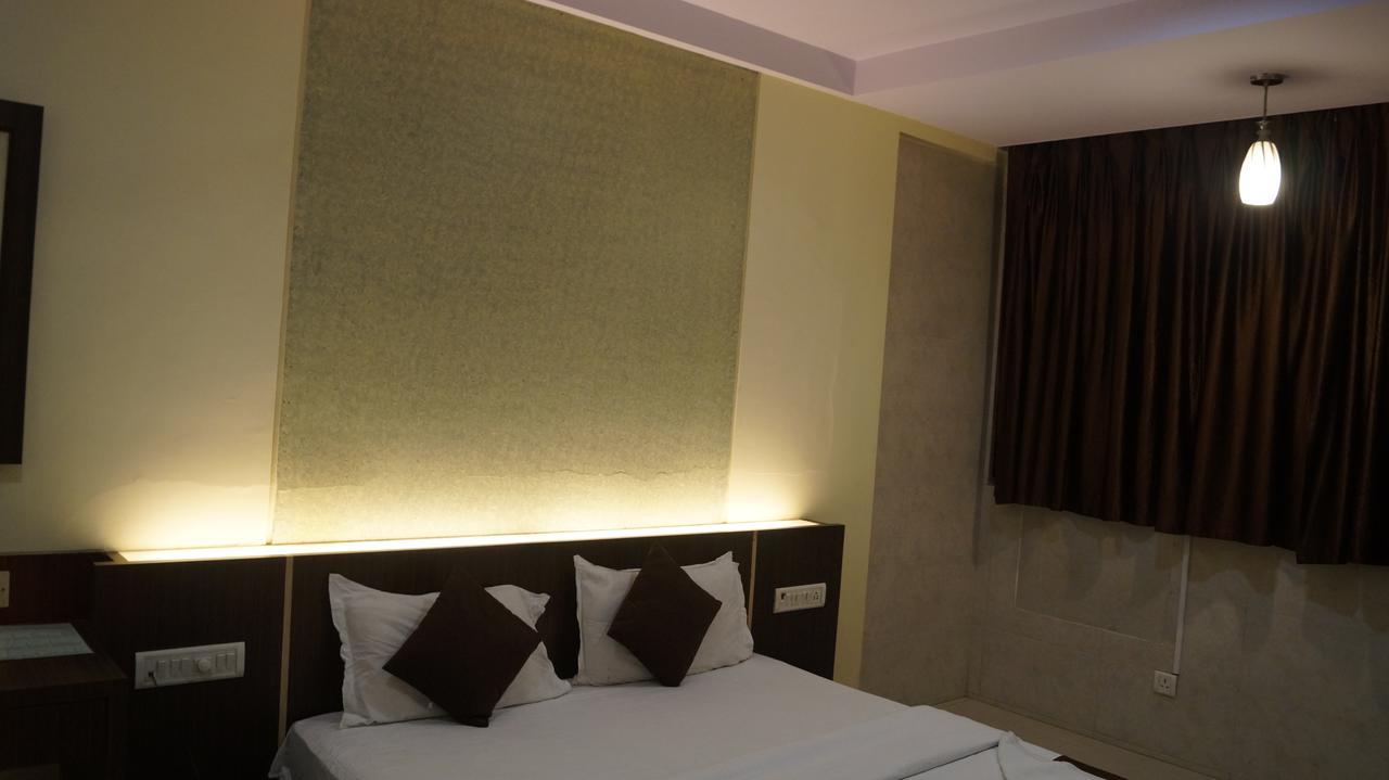 Hotel Panvel Palace Eksteriør billede